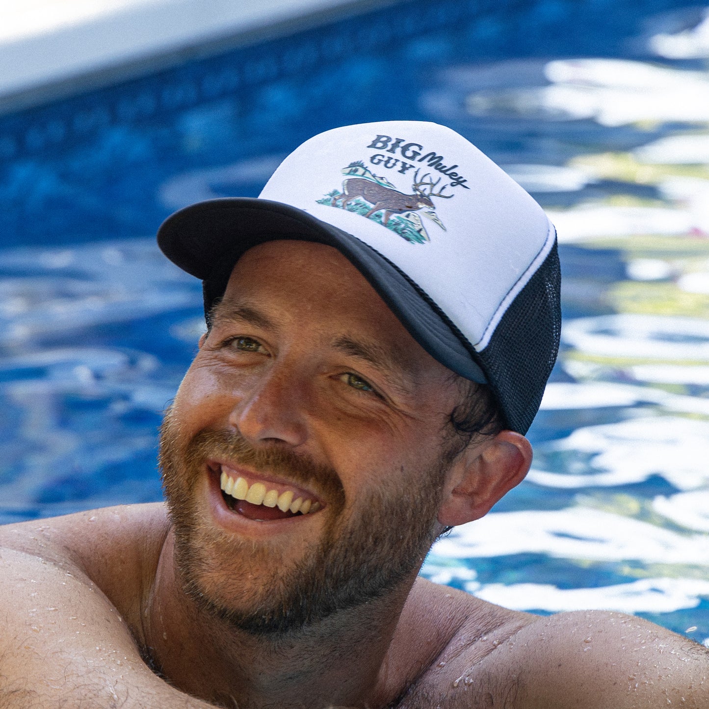 Big Mule Deer Guy Vintage Trucker Hat Black